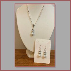 NEW Snowman necklace and earrings